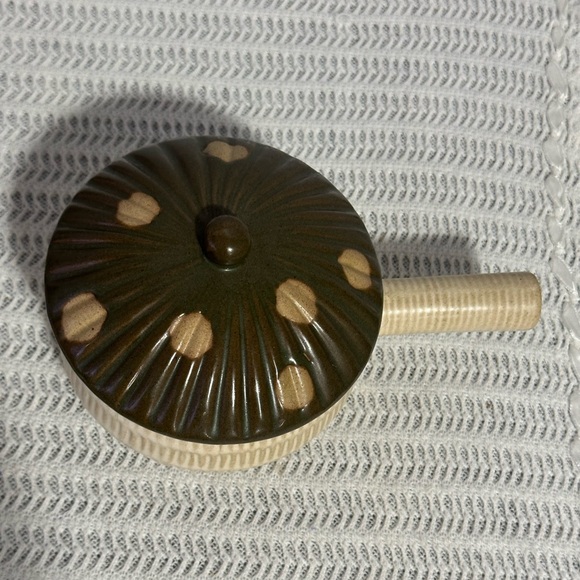 Urban outfitter mushroom lid ceramic soup bowl with handle - Picture 3 of 8